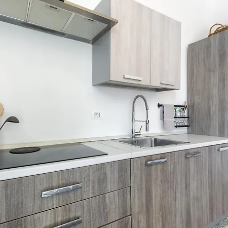 Apartamento Hostdomus - Casa Ester